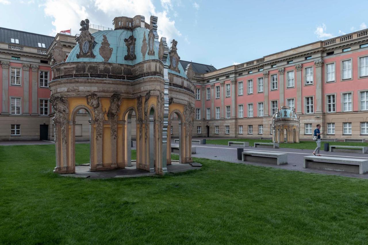 Studio Apartment Im Palais Fleur Blanche Potsdam Kültér fotó